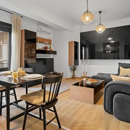 Elegant & Newly Renovated Gem בוקרשט