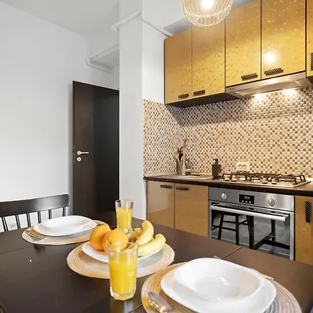 Elegant & Newly Renovated Gem Апартаменты